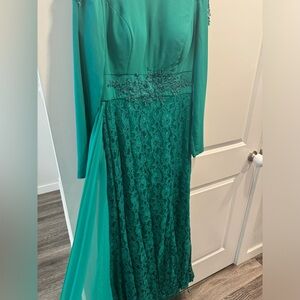 Green Long Sleeve Lace Dress with Overlay